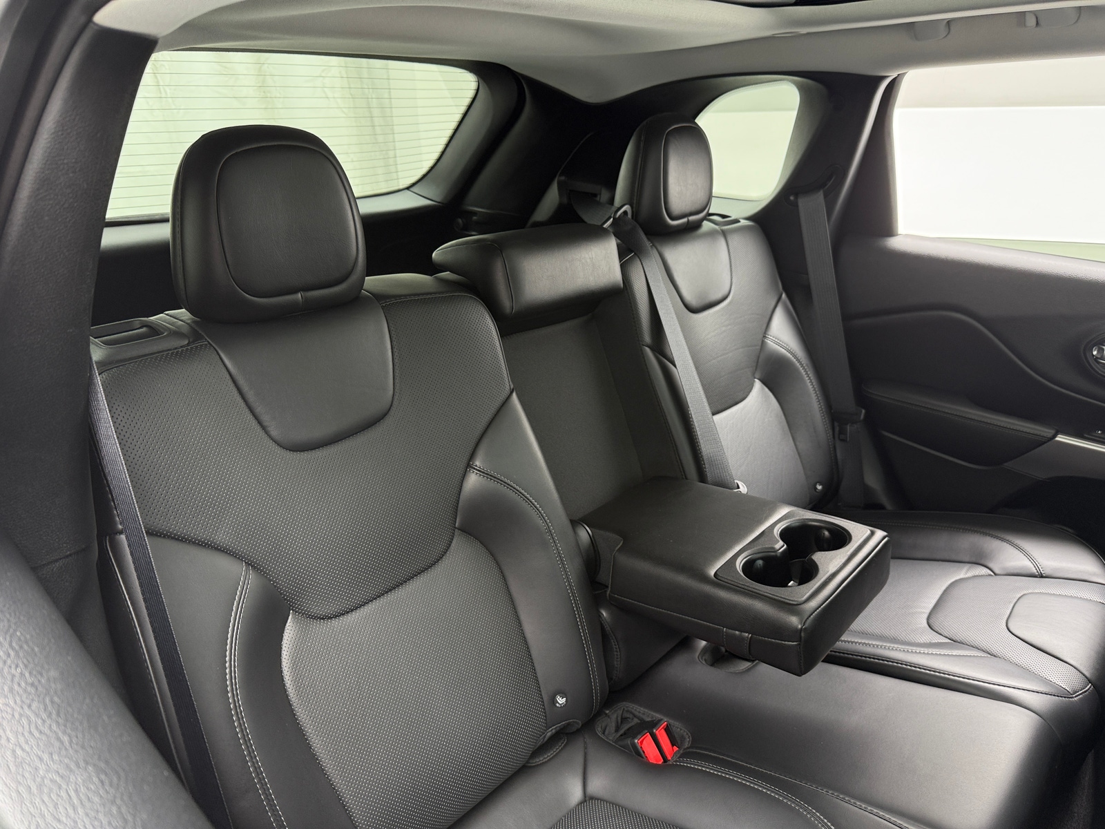 Thumbnail: 2019 Jeep Cherokee - 5