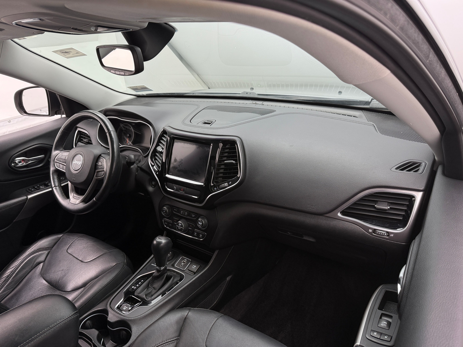Thumbnail: 2019 Jeep Cherokee - 2