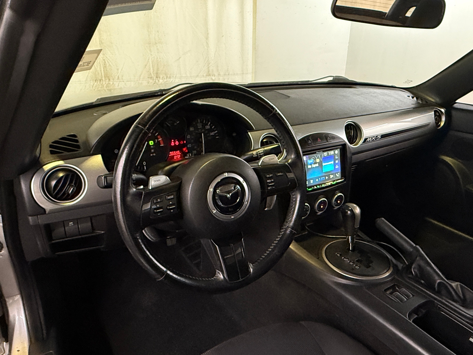 Thumbnail: 2015 Mazda MX-5 Miata - 3