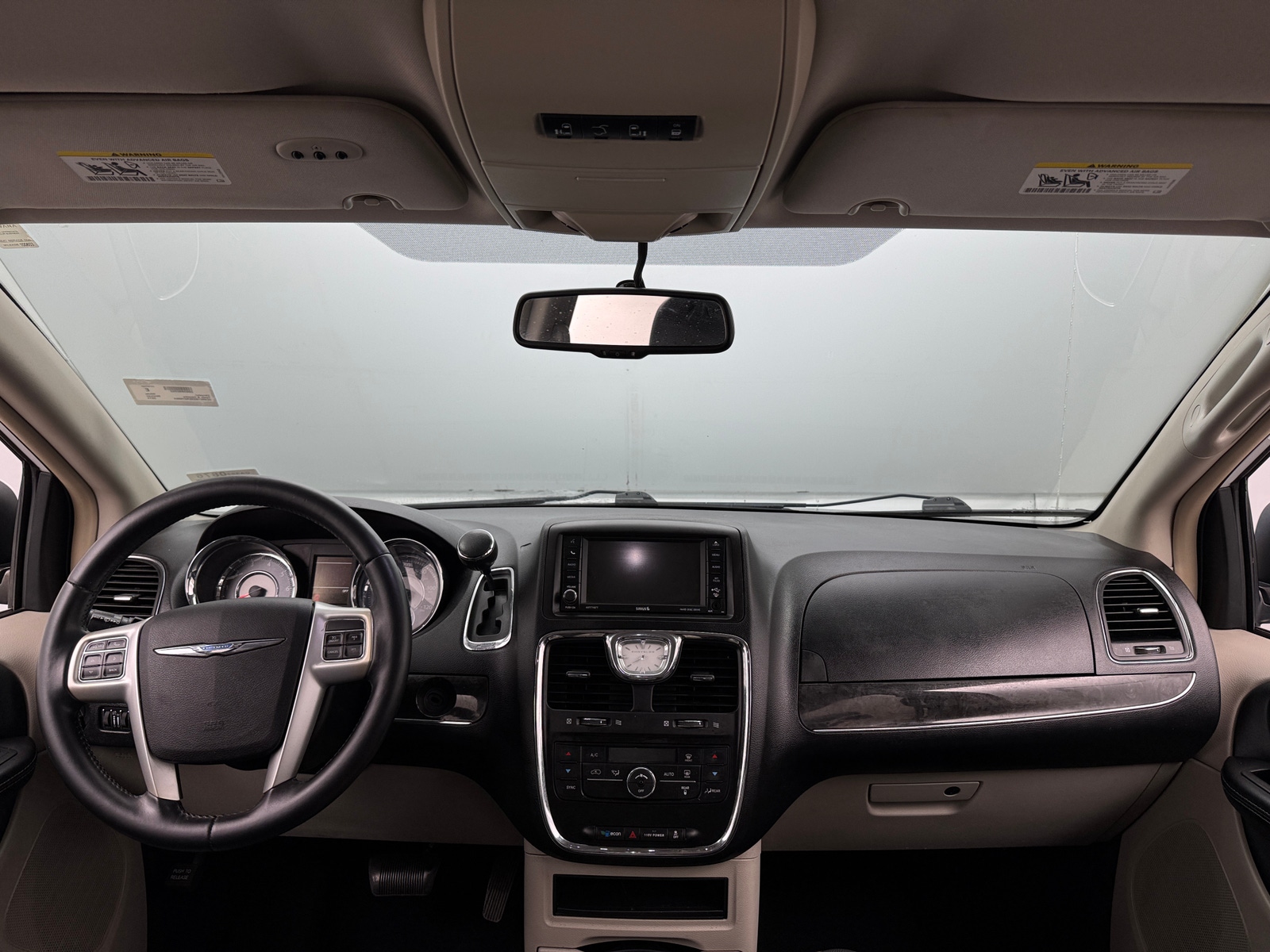 Thumbnail: 2014 Chrysler Town & Country - 2