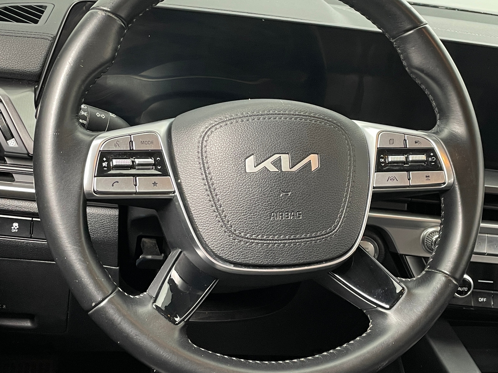 Thumbnail: 2023 Kia Telluride - 4