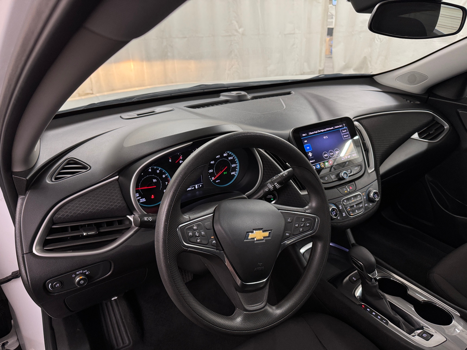 Thumbnail: 2024 Chevrolet Malibu - 3