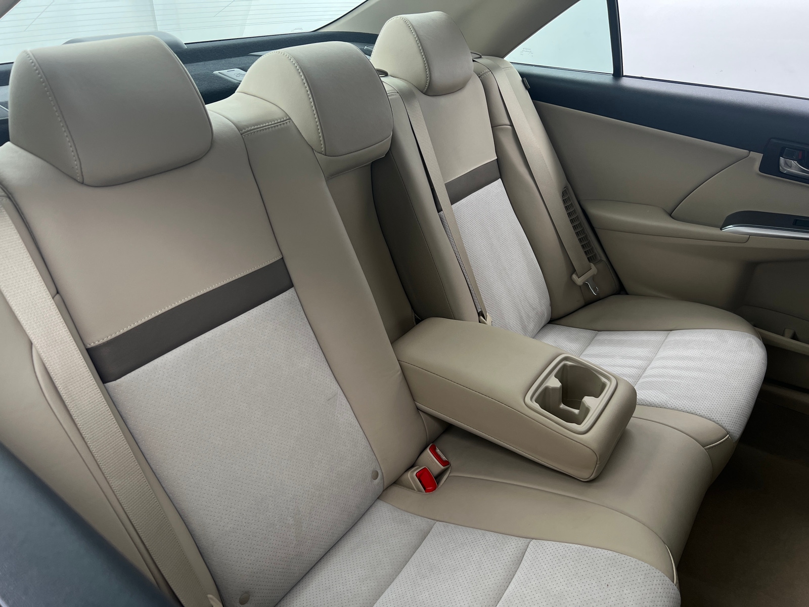 Thumbnail: 2012 Toyota Camry - 6
