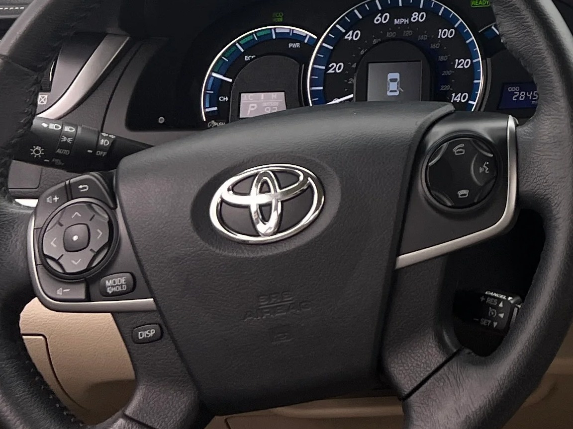 Thumbnail: 2012 Toyota Camry - 5