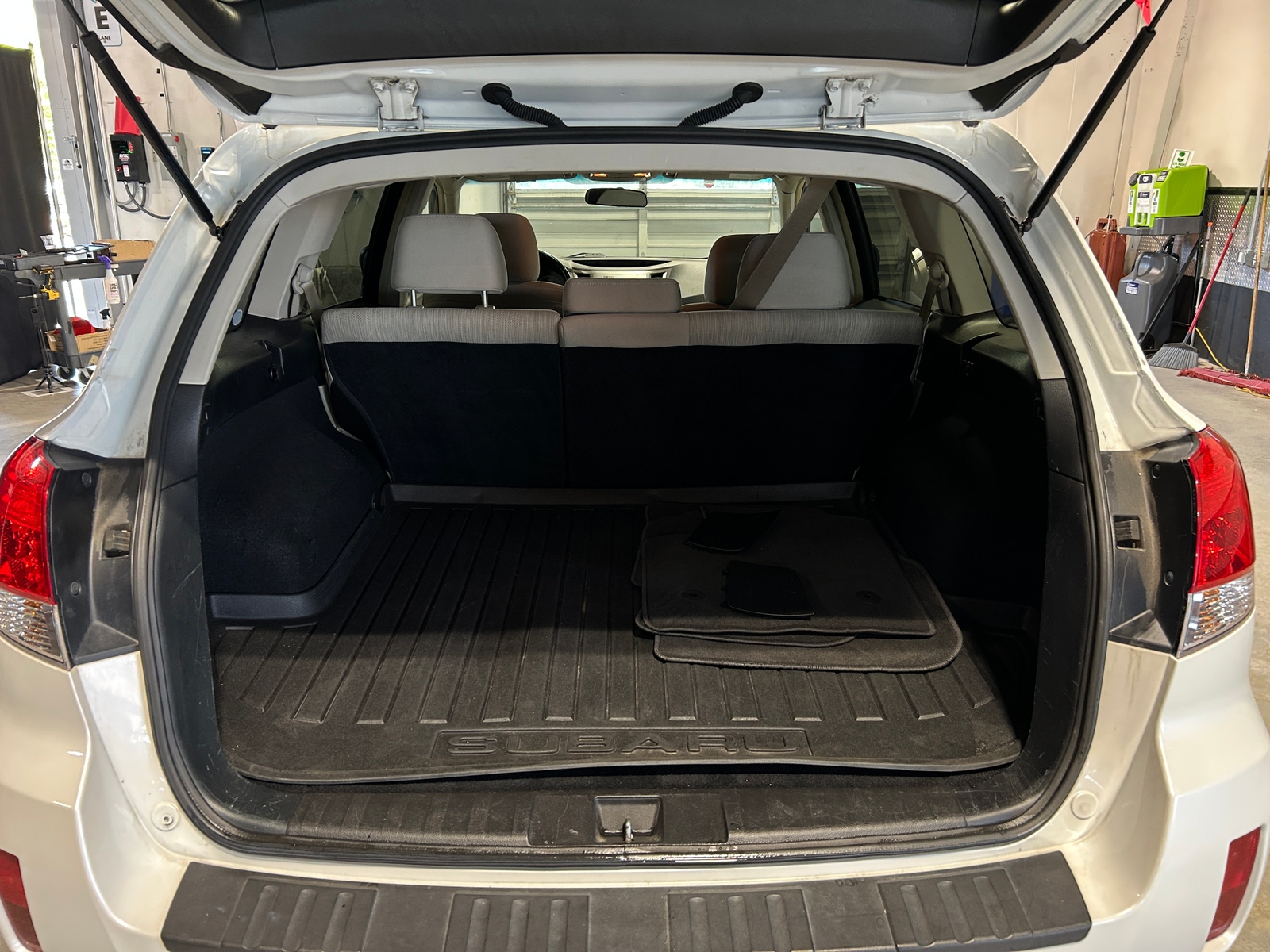 Thumbnail: 2014 Subaru Outback - 7