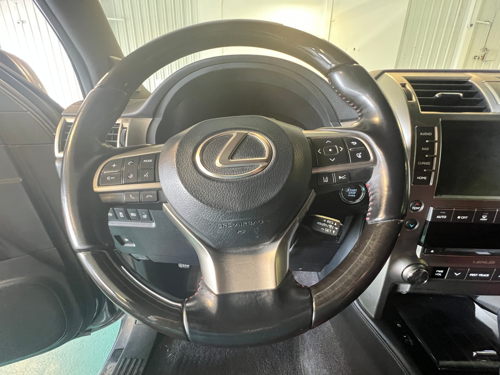 Thumbnail: 2021 Lexus GX - 4