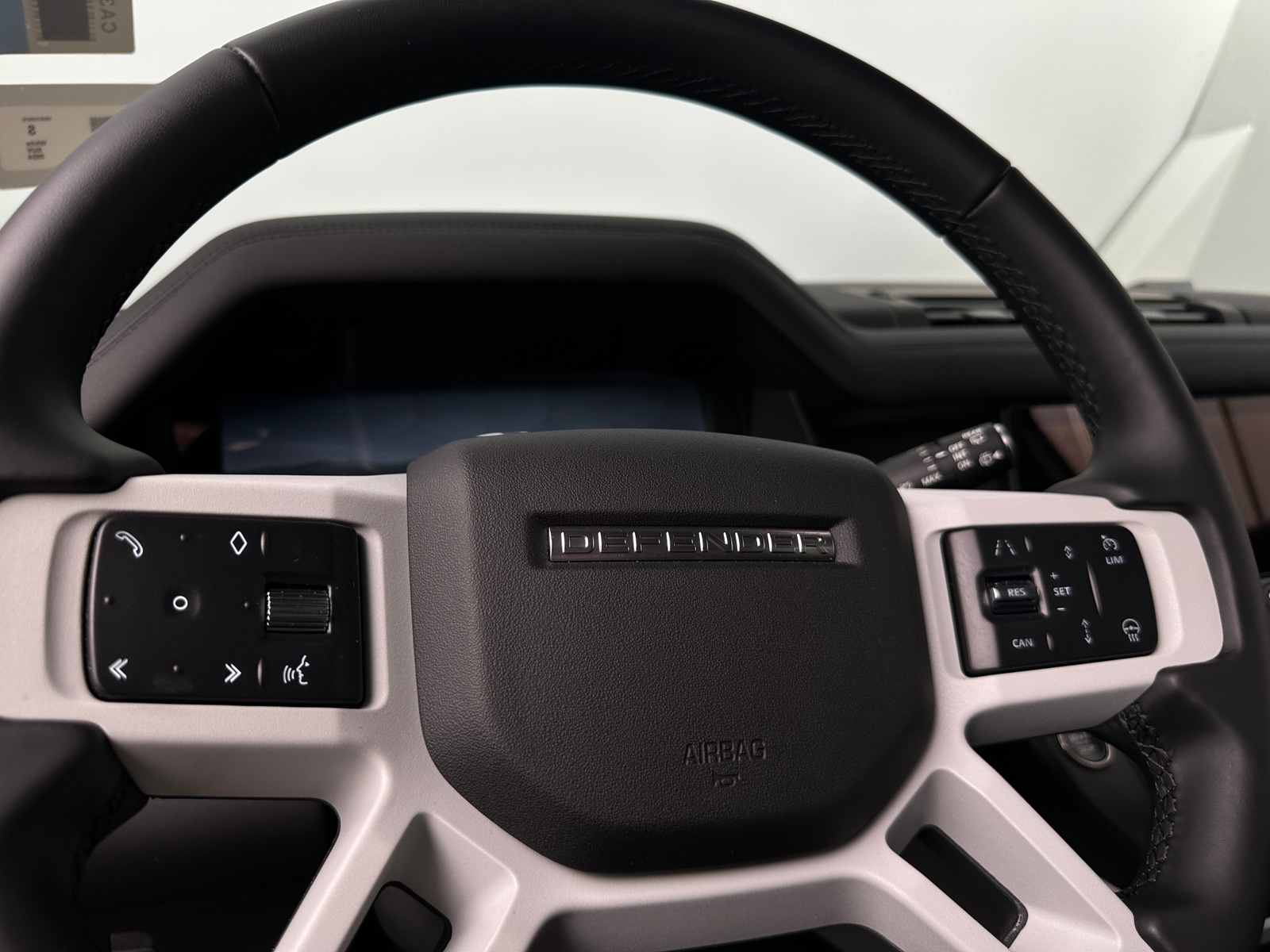 Thumbnail: 2024 Land Rover Defender - 4