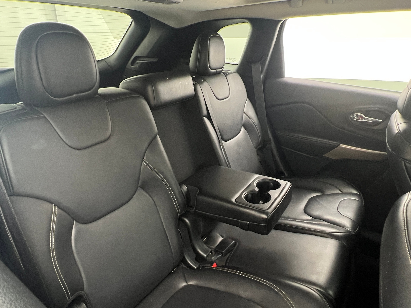 Thumbnail: 2018 Jeep Cherokee - 5