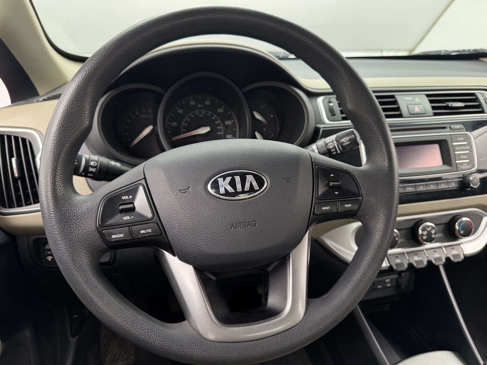 Thumbnail: 2017 Kia Rio - 5