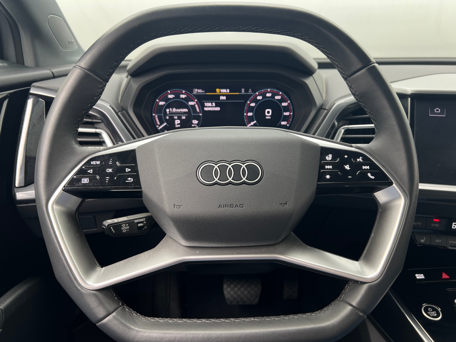 Thumbnail: 2023 Audi Q4 e-tron - 4
