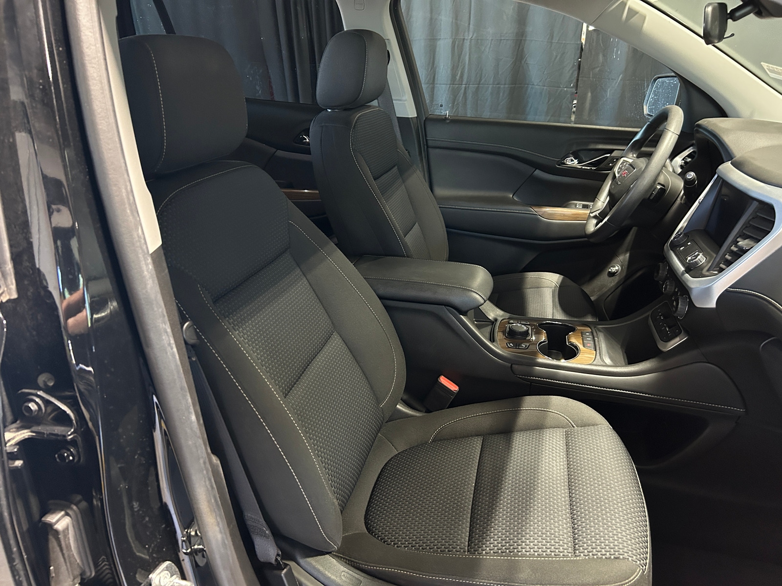 Thumbnail: 2023 GMC Acadia - 2