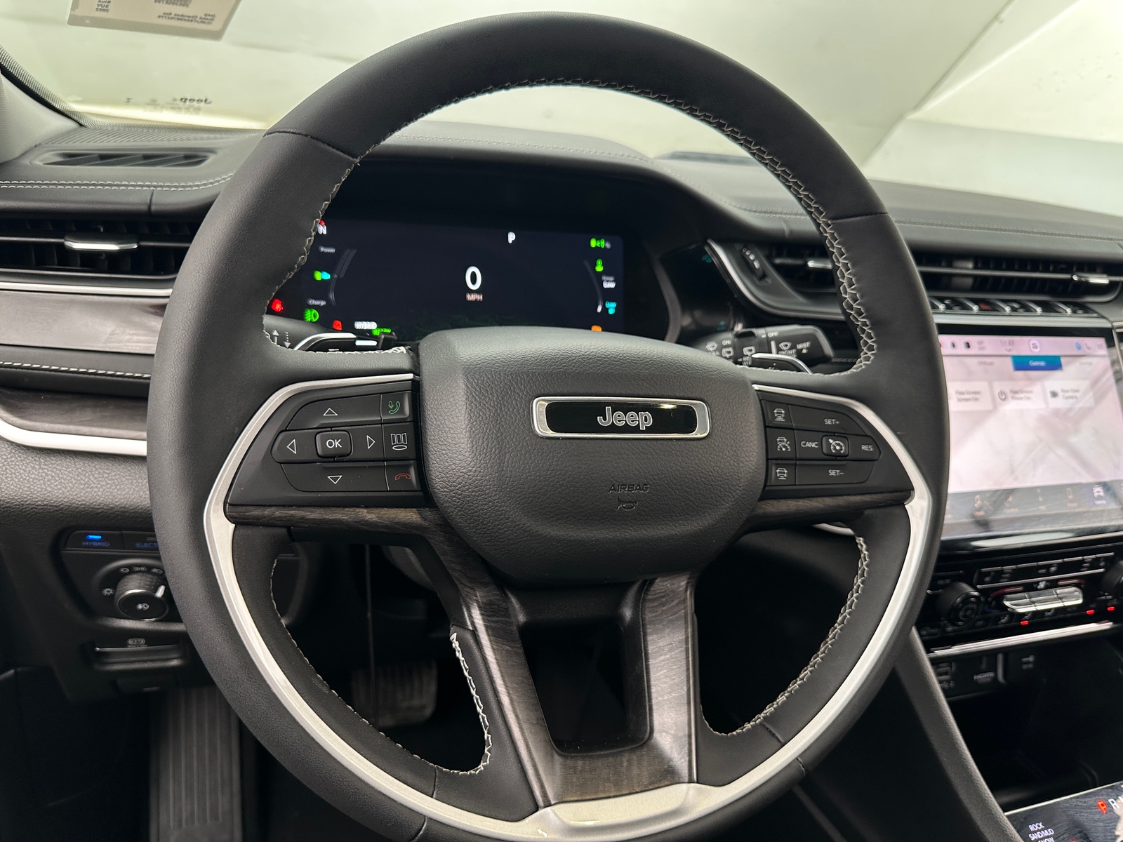 Thumbnail: 2022 Jeep Grand Cherokee - 4