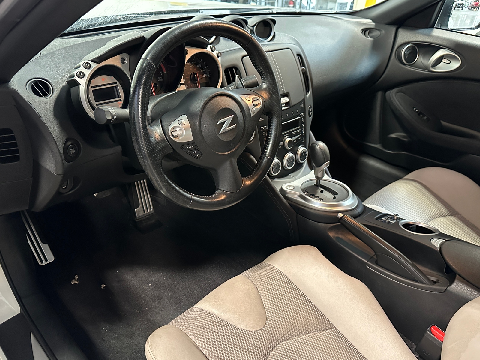 Thumbnail: 2010 Nissan Z - 2