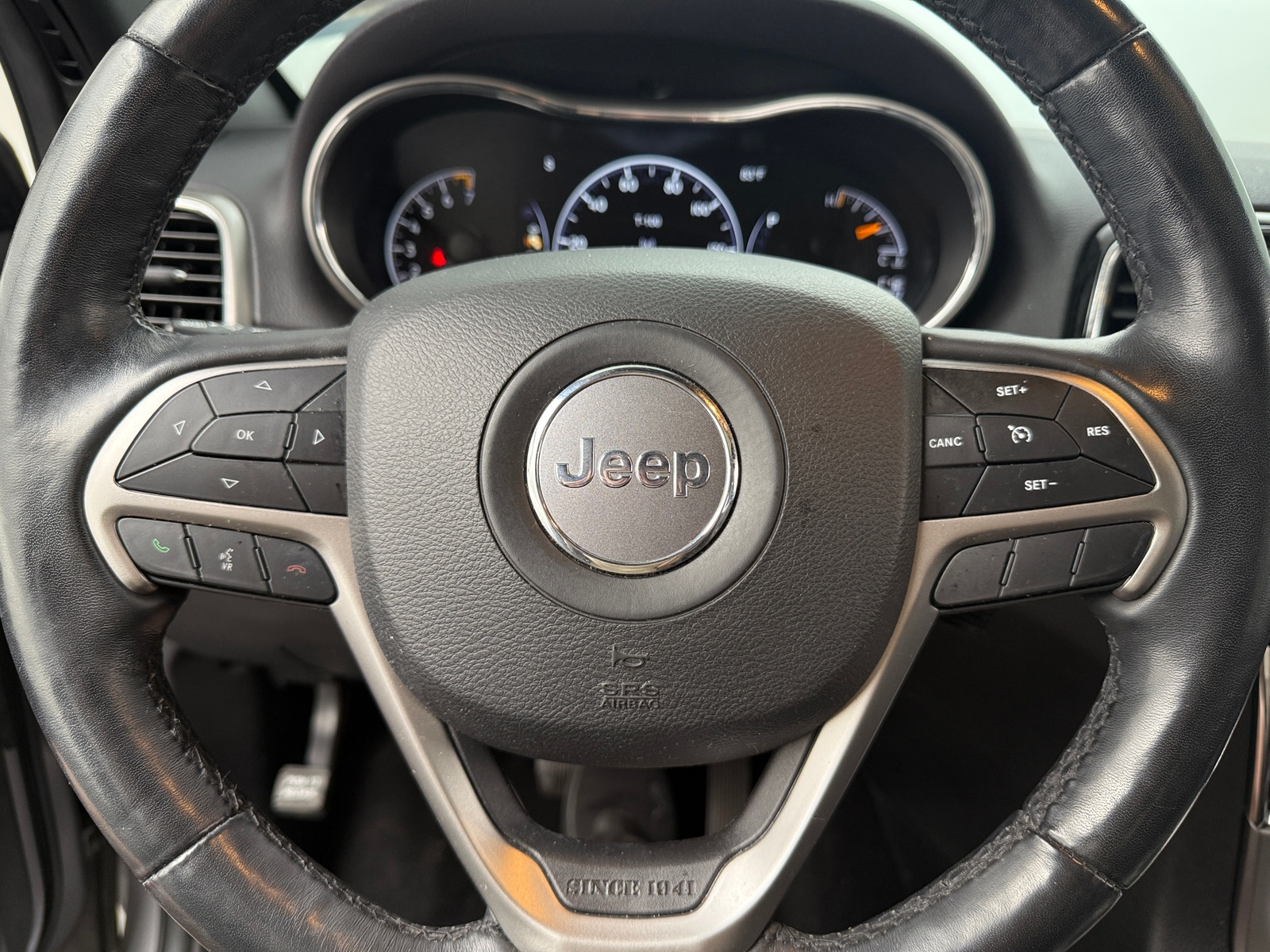 Thumbnail: 2019 Jeep Grand Cherokee - 4