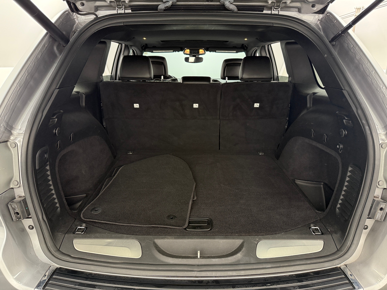 Thumbnail: 2019 Jeep Grand Cherokee - 6