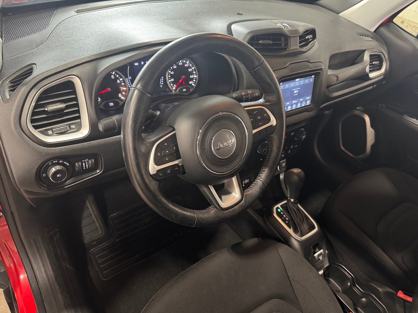 Thumbnail: 2018 Jeep Renegade - 3
