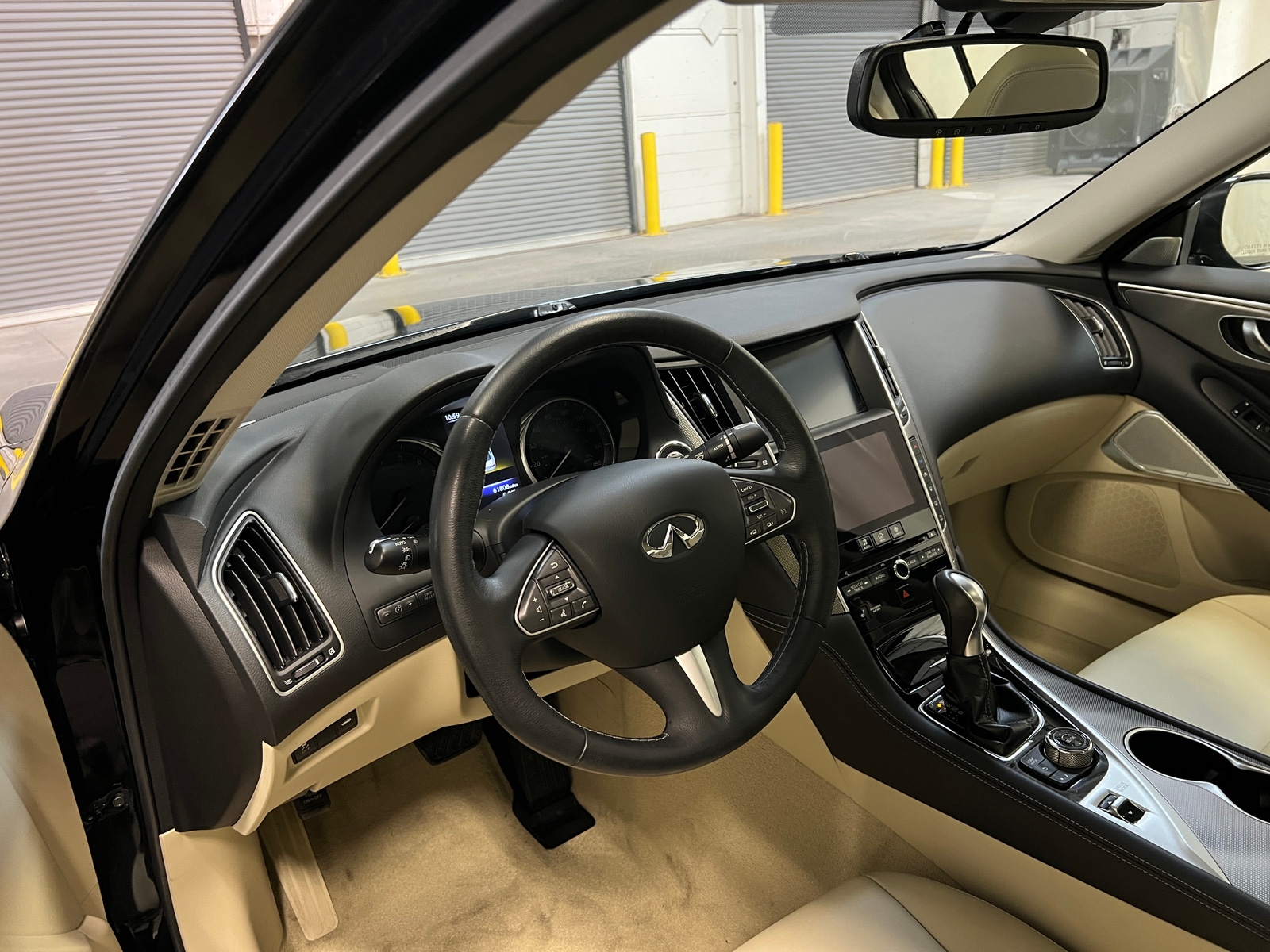 Thumbnail: 2017 INFINITI Q50 - 2