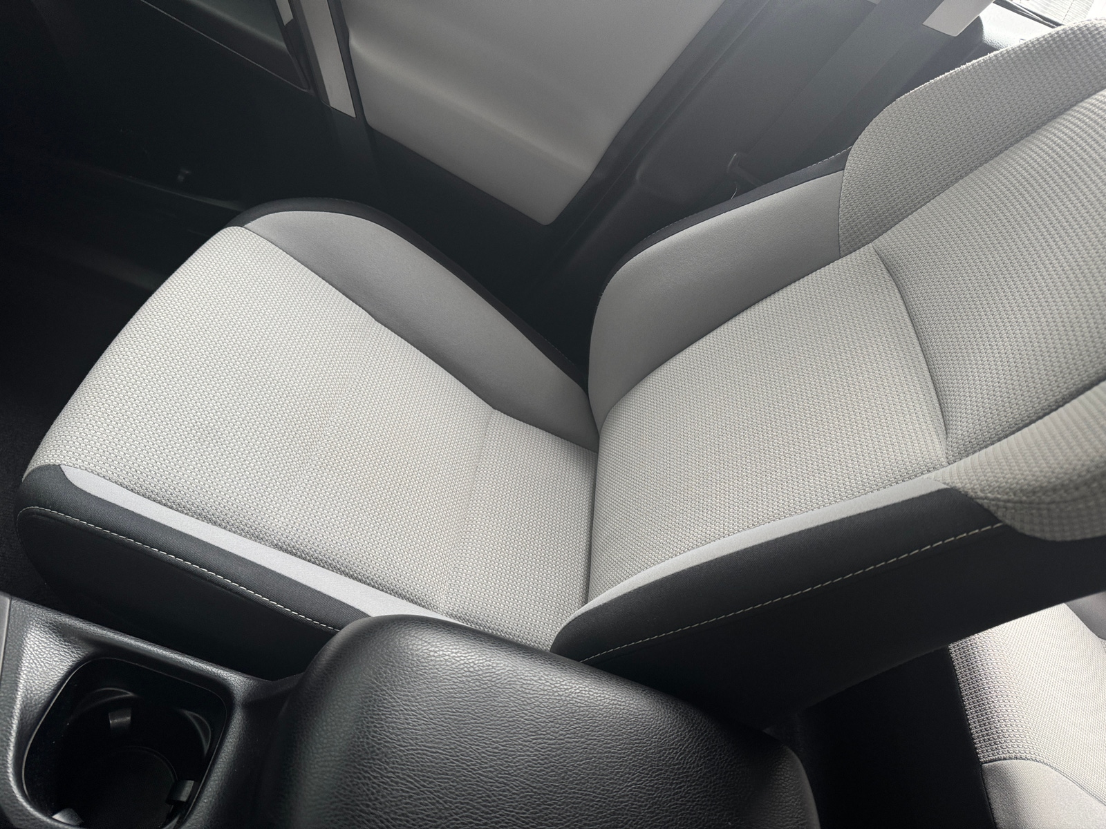 Thumbnail: 2018 Toyota RAV4 - 2