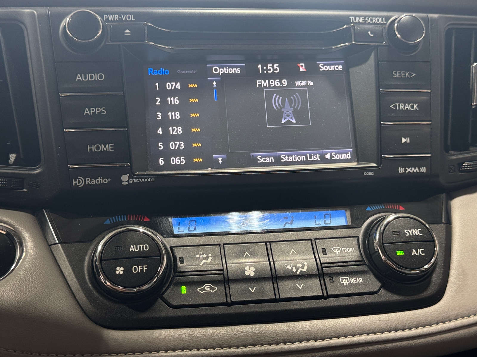 Thumbnail: 2018 Toyota RAV4 - 4