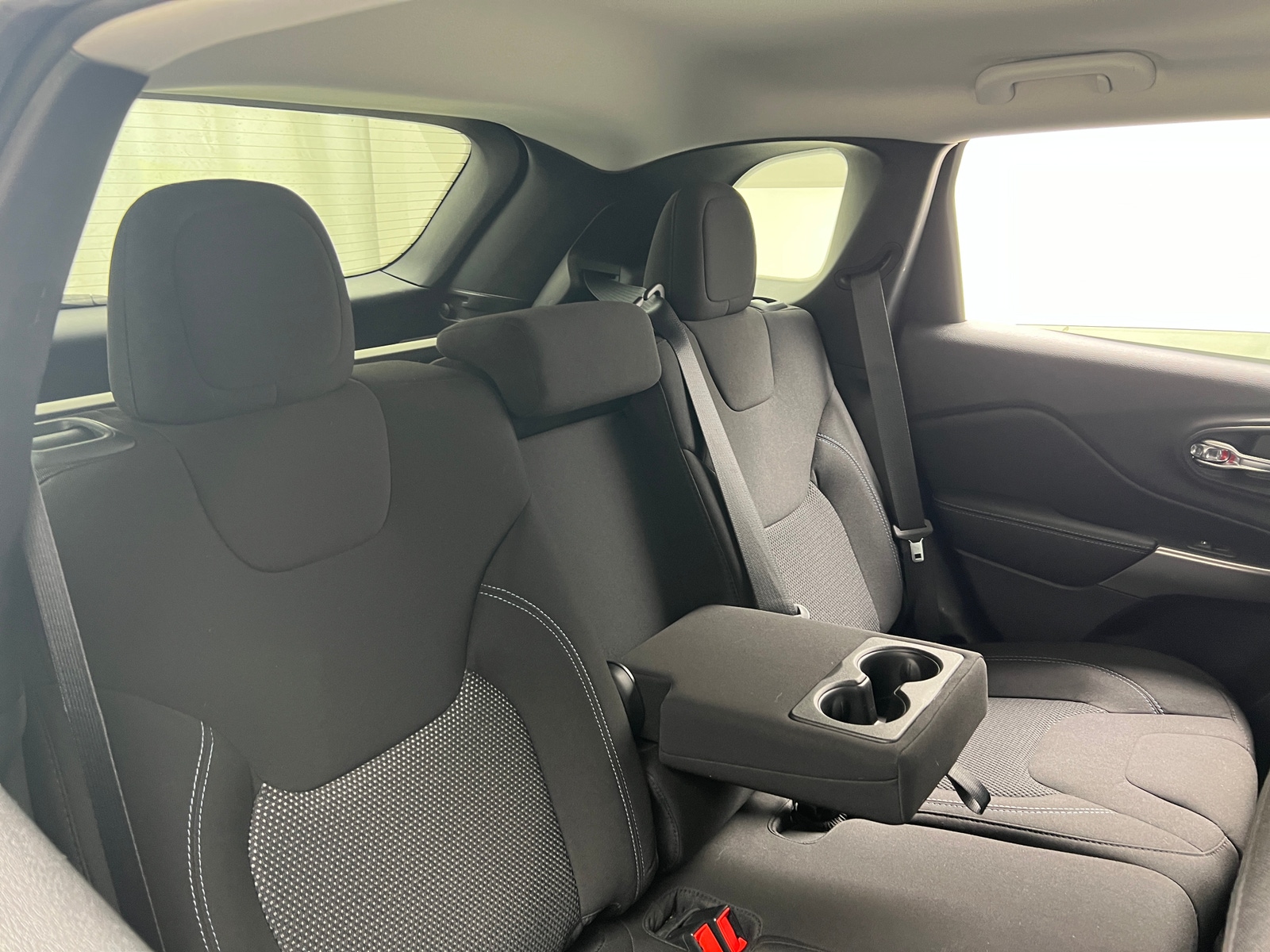 Thumbnail: 2020 Jeep Cherokee - 6