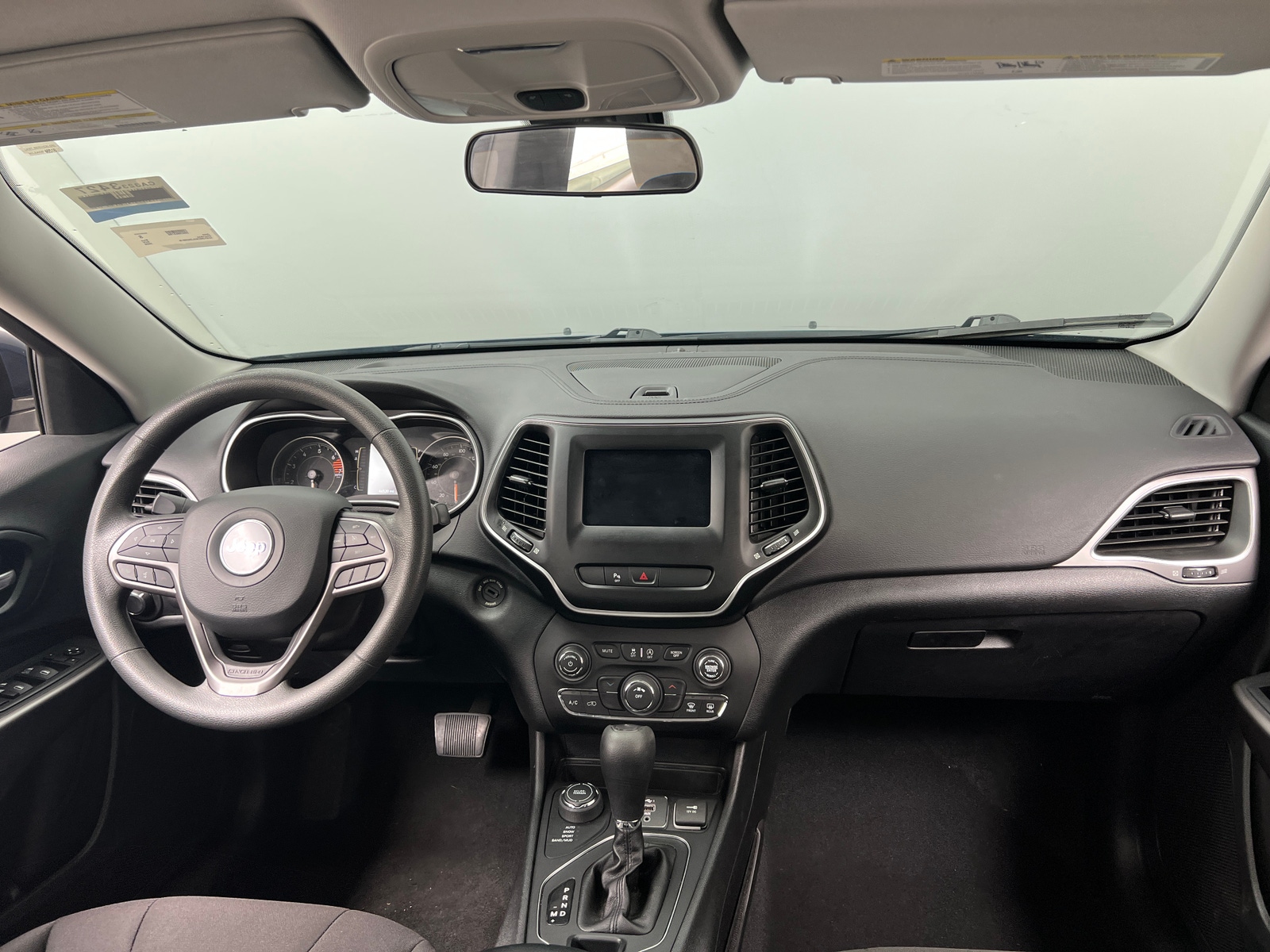 Thumbnail: 2020 Jeep Cherokee - 3