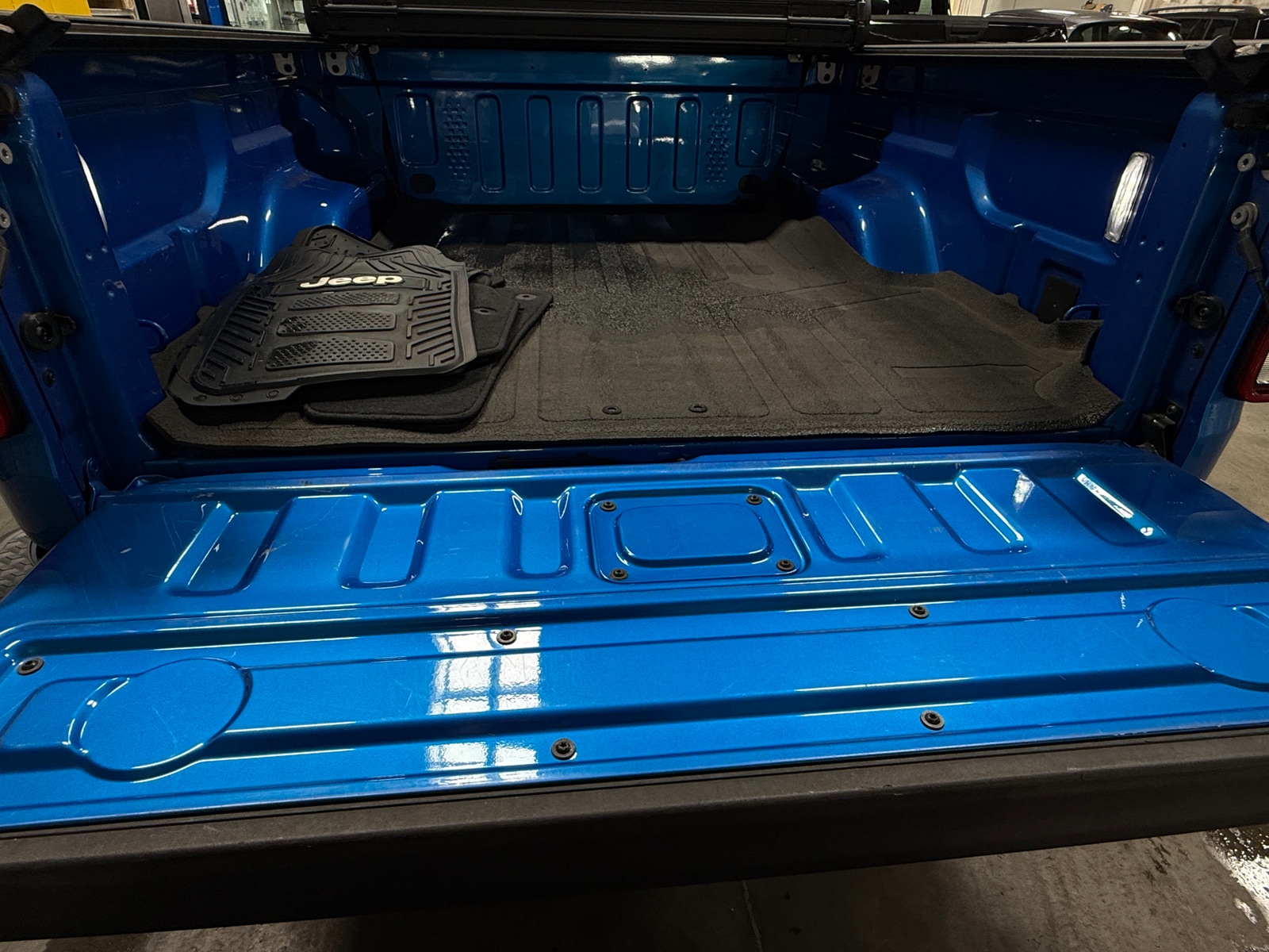 Thumbnail: 2021 Jeep Gladiator - 7