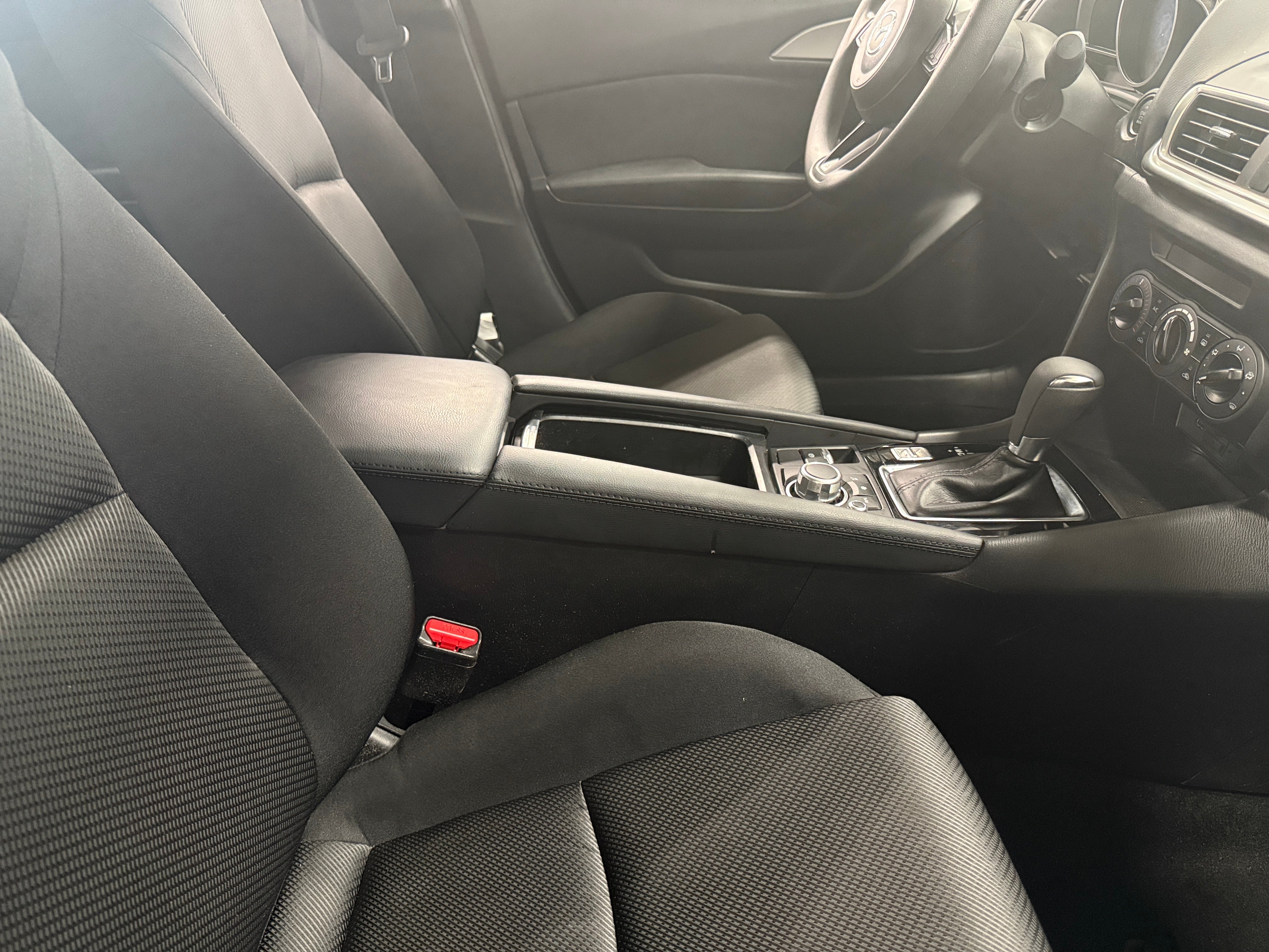 Image of 2018 MAZDA MAZDA3 Sport