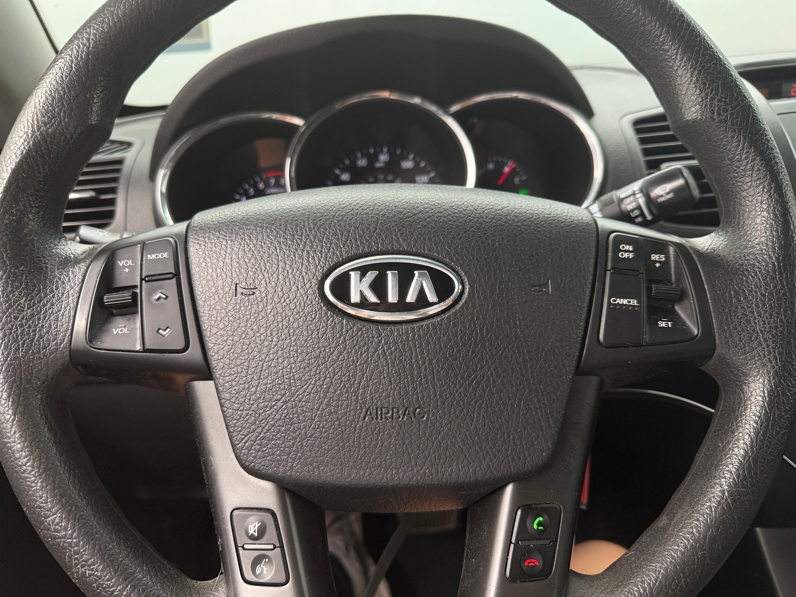 Thumbnail: 2012 Kia Sorento - 5