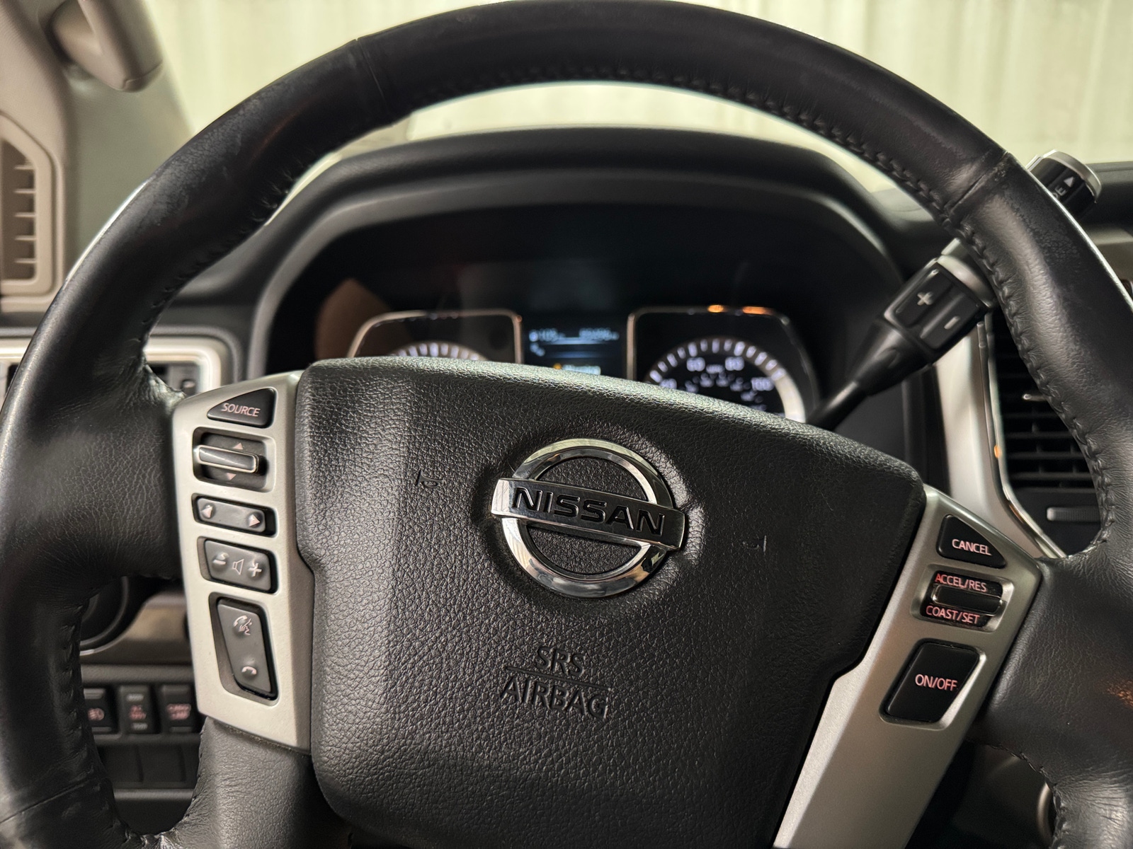 Thumbnail: 2017 Nissan Titan - 5