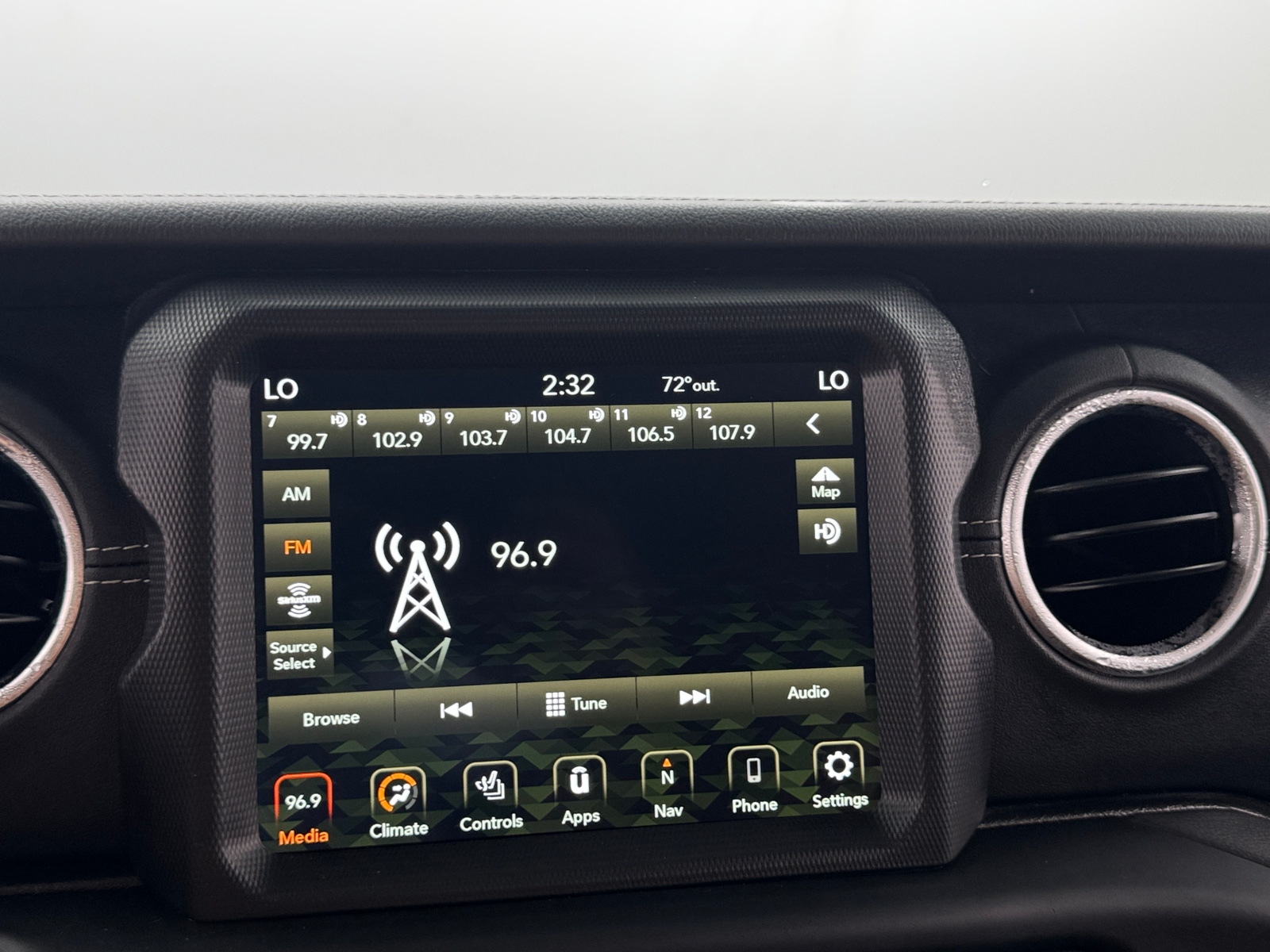 Thumbnail: 2022 Jeep Wrangler - 4