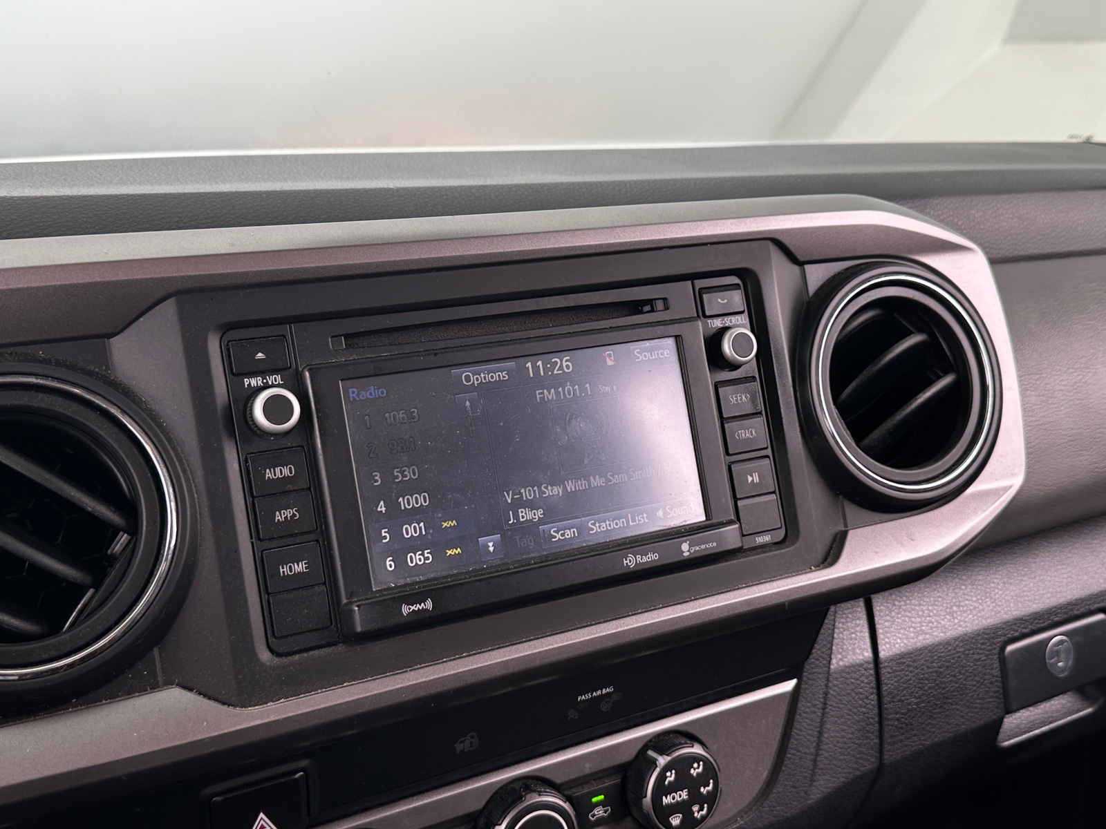 Thumbnail: 2019 Toyota Tacoma - 4