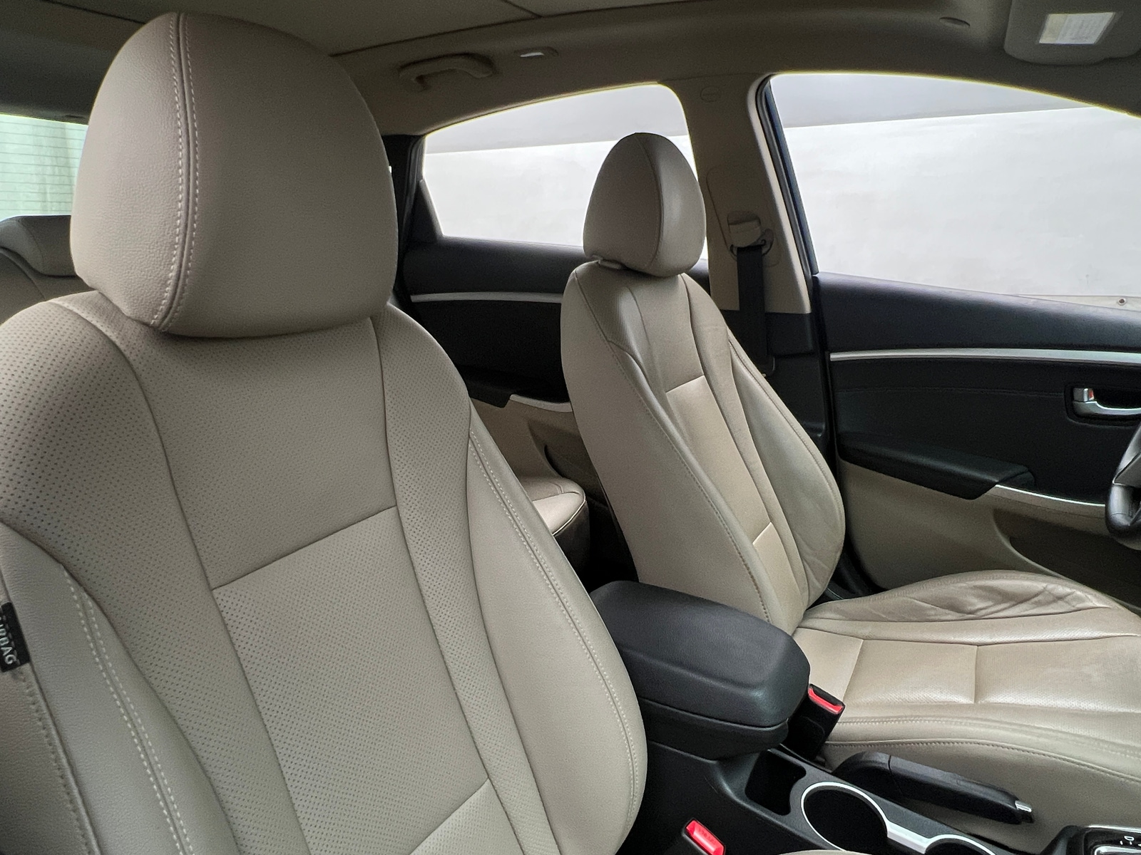 Thumbnail: 2014 Hyundai Elantra - 2