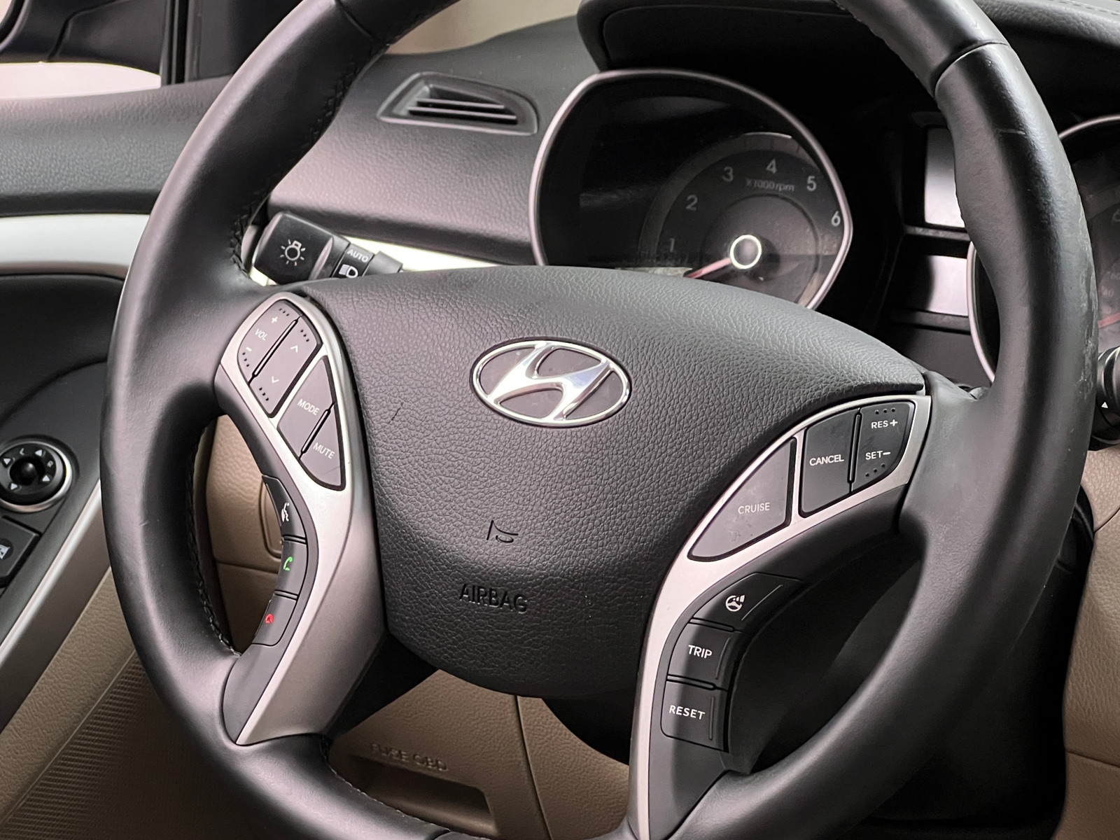 Thumbnail: 2014 Hyundai Elantra - 5