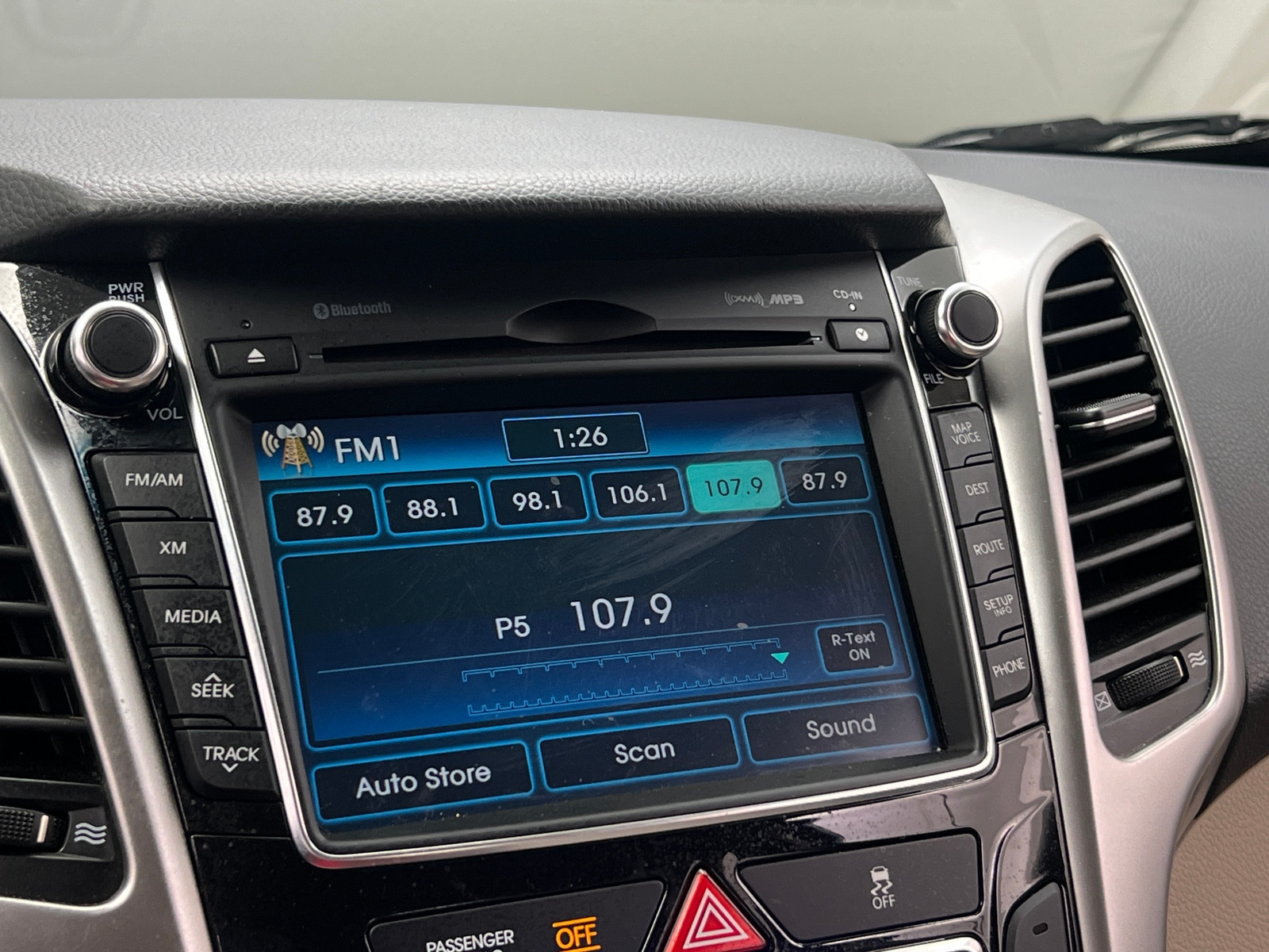 Thumbnail: 2014 Hyundai Elantra - 4