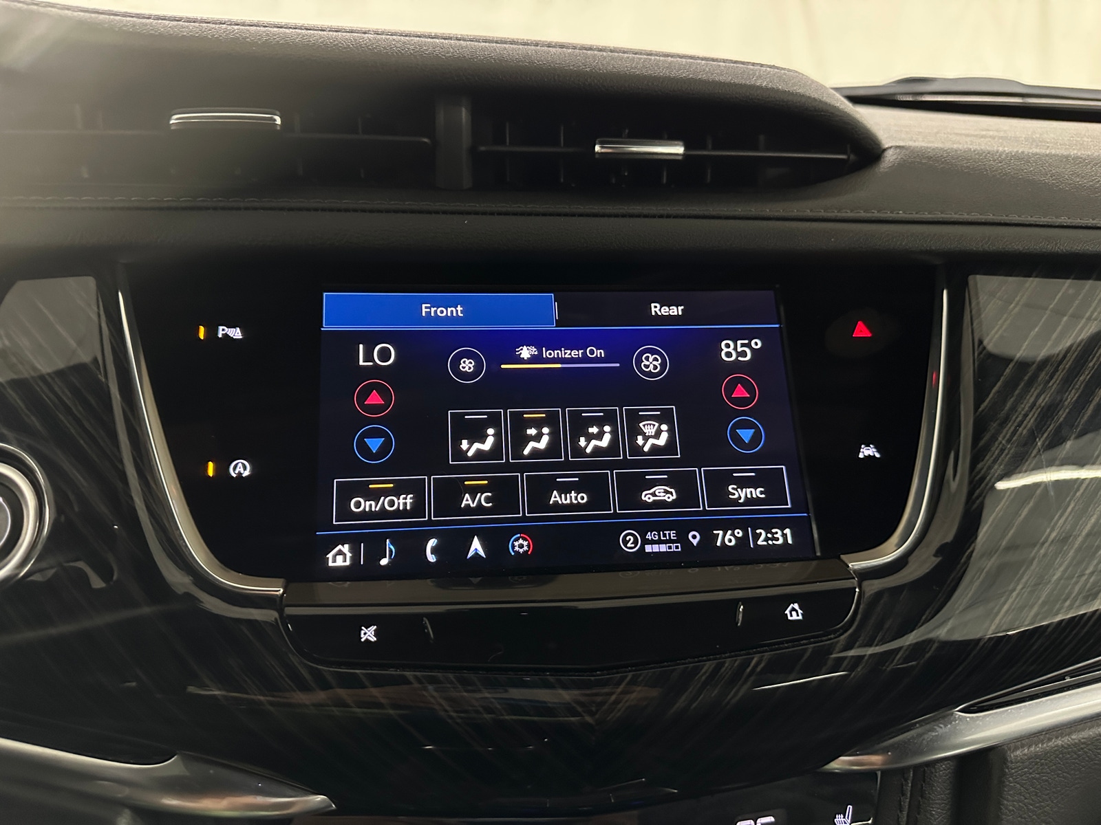 Thumbnail: 2025 Cadillac XT6 - 3