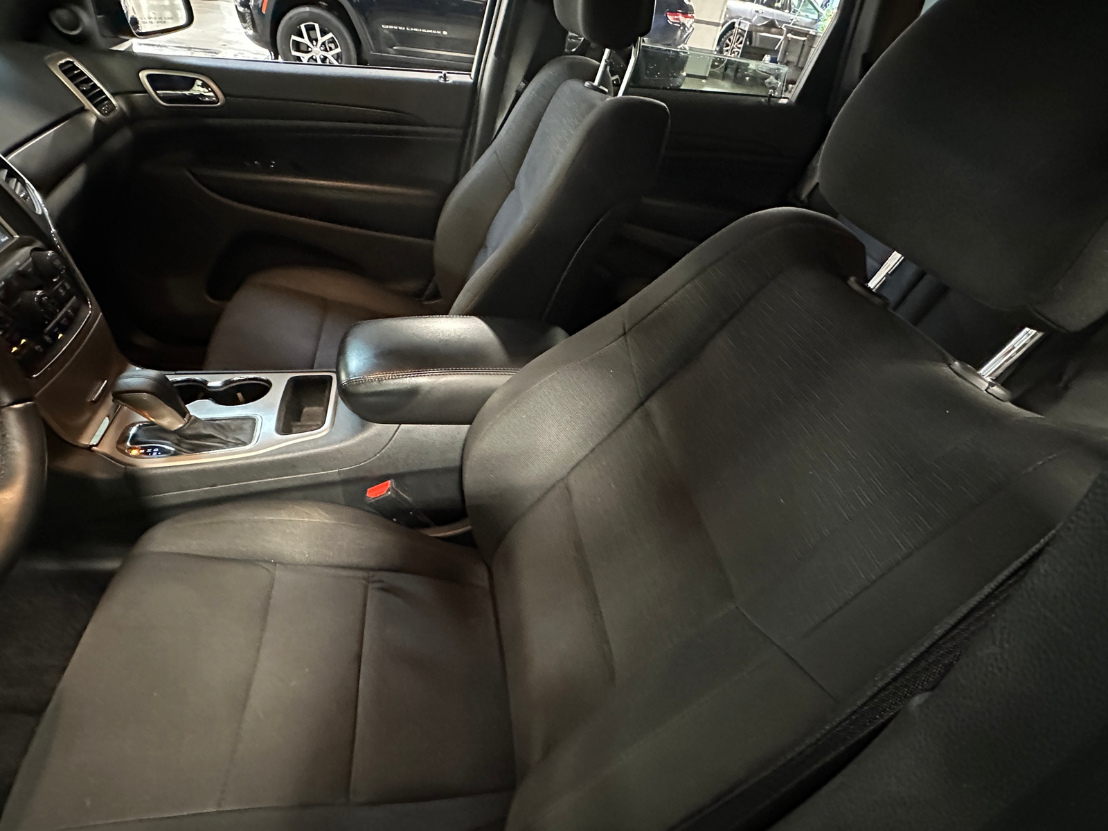 Thumbnail: 2016 Jeep Grand Cherokee - 2