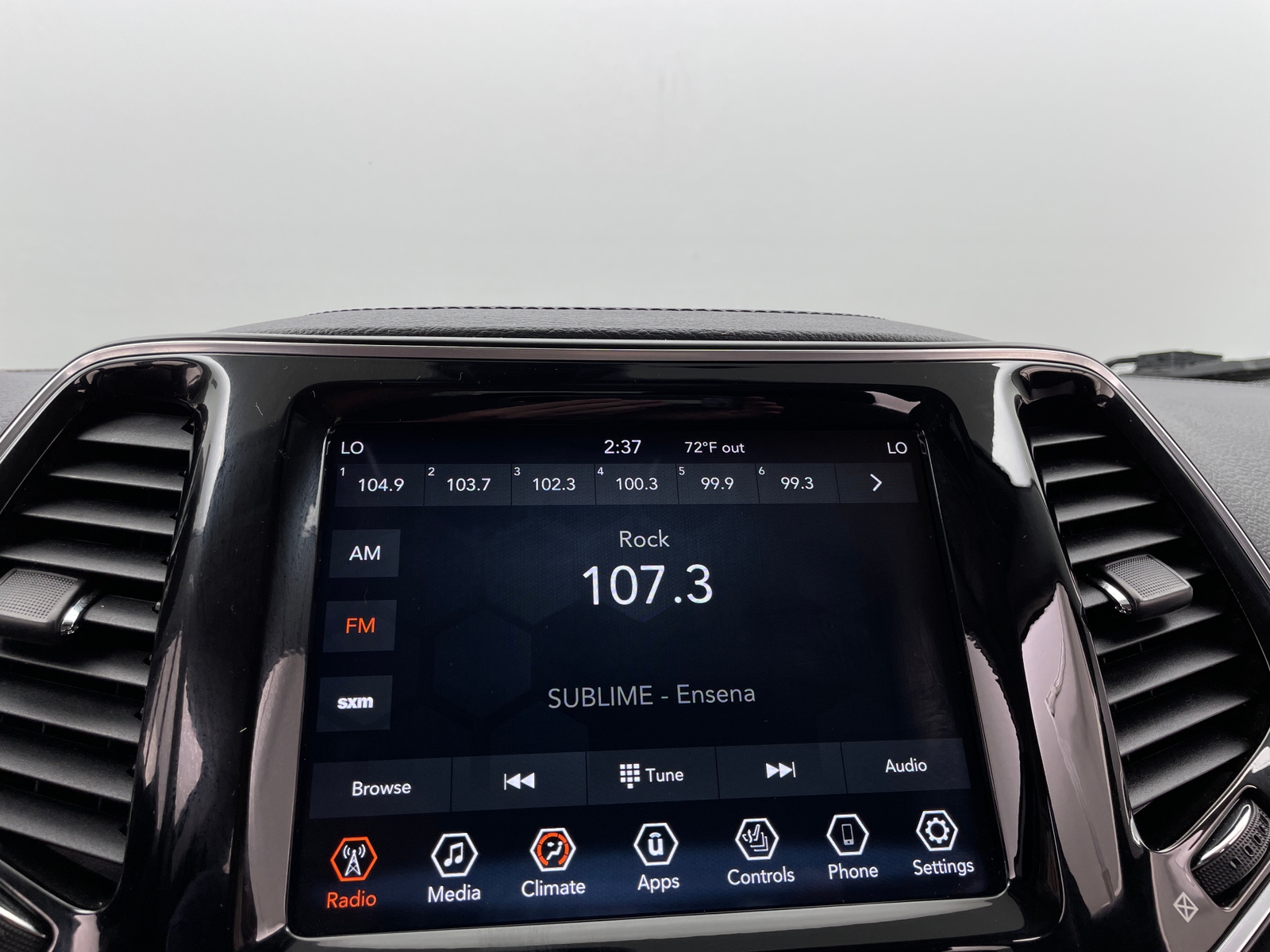 Thumbnail: 2019 Jeep Cherokee - 3