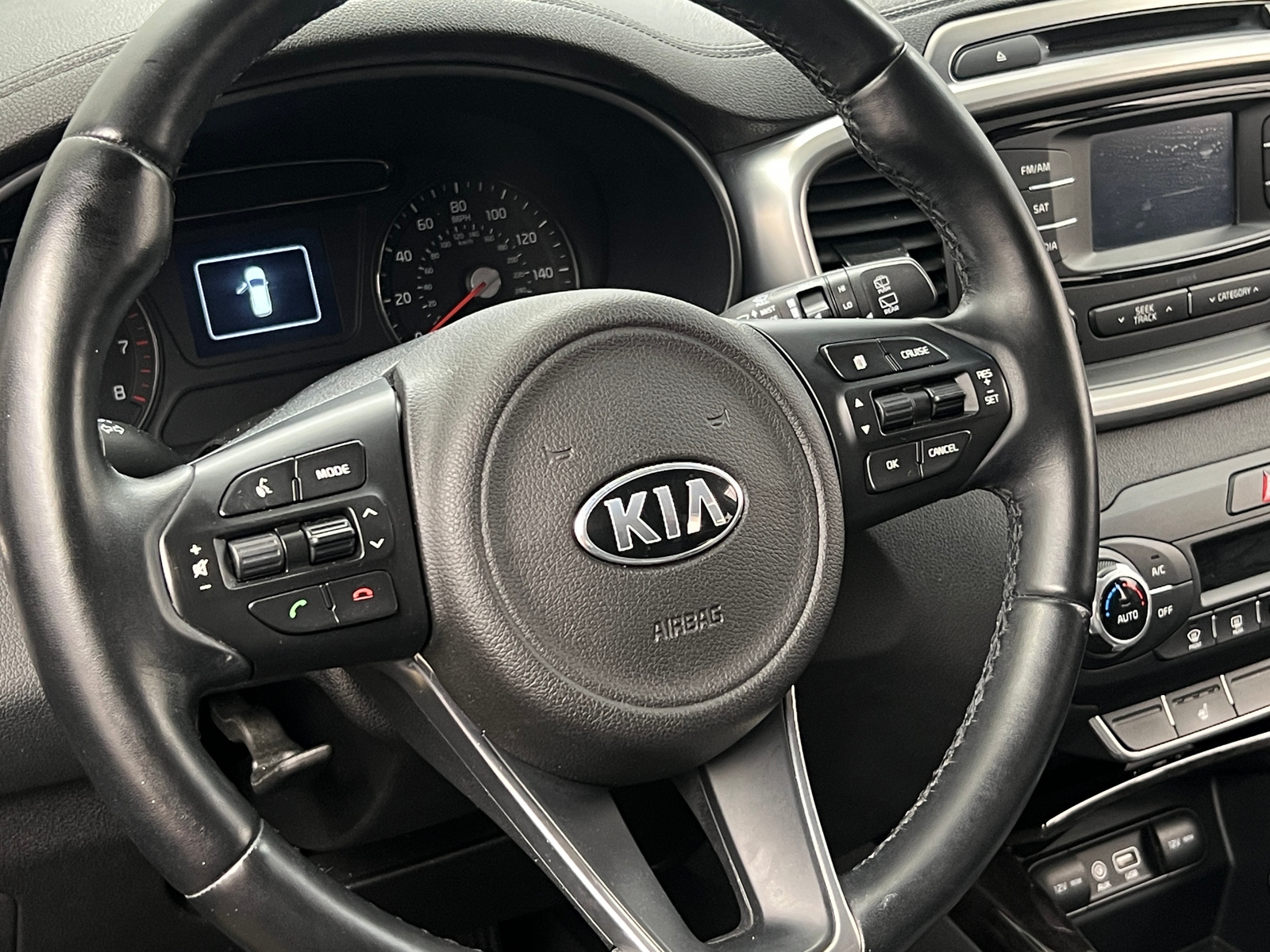 Thumbnail: 2016 Kia Sorento - 4