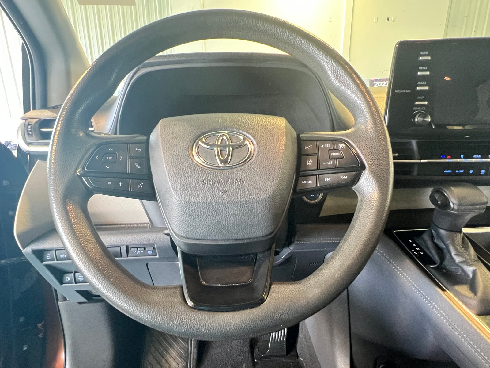 Thumbnail: 2022 Toyota Sienna - 5