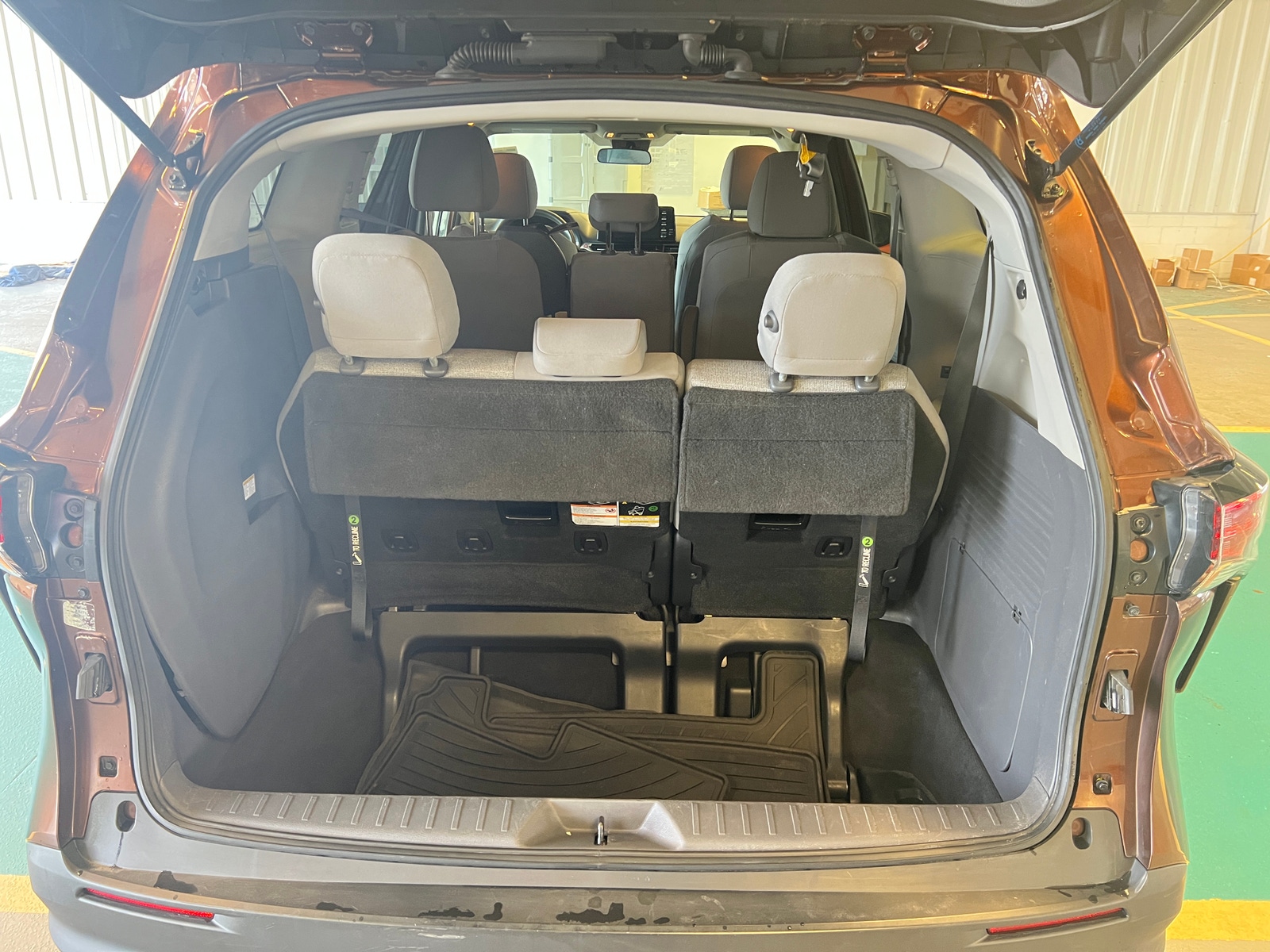 Thumbnail: 2022 Toyota Sienna - 7