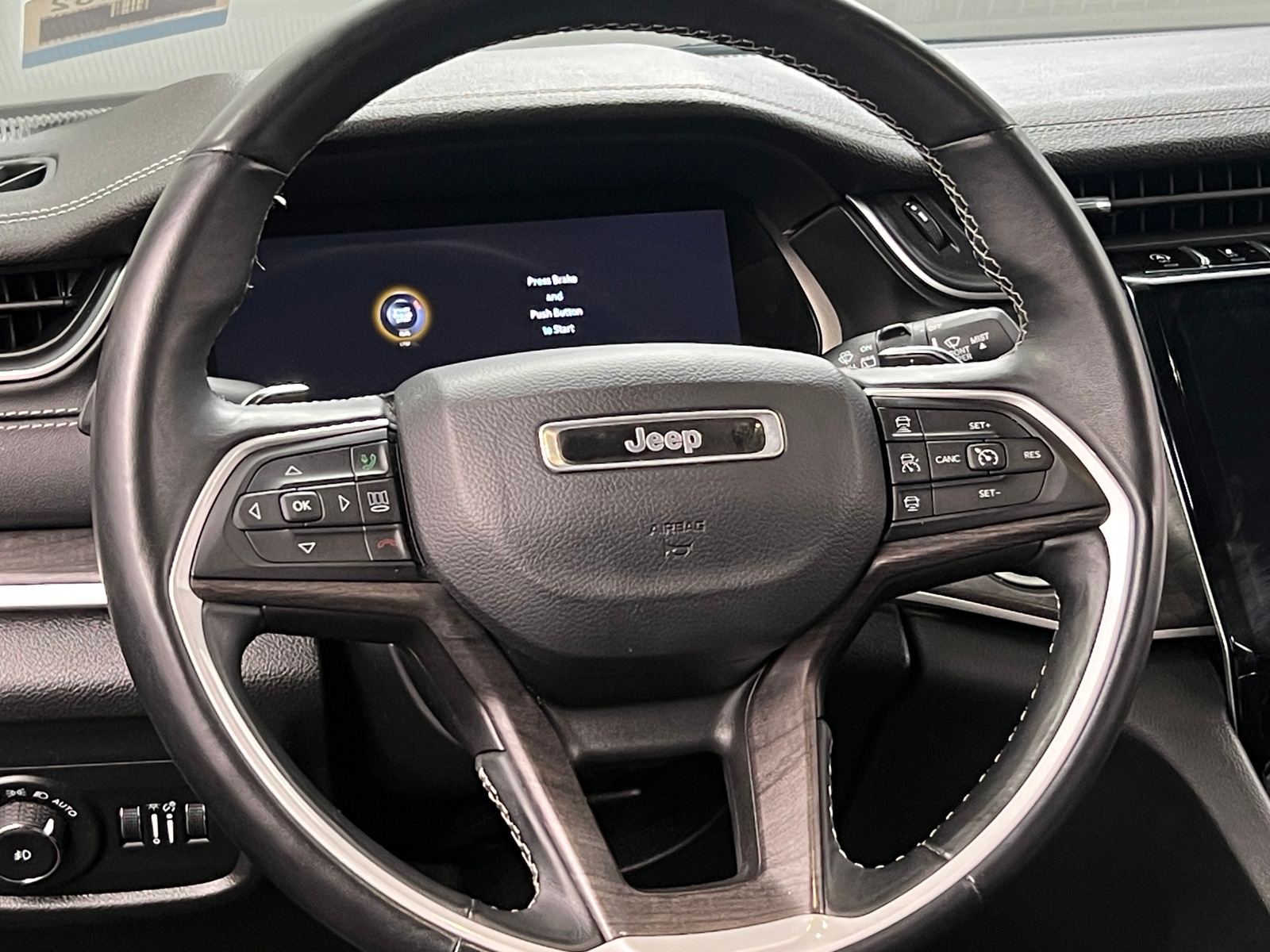 Thumbnail: 2022 Jeep Grand Cherokee L - 4