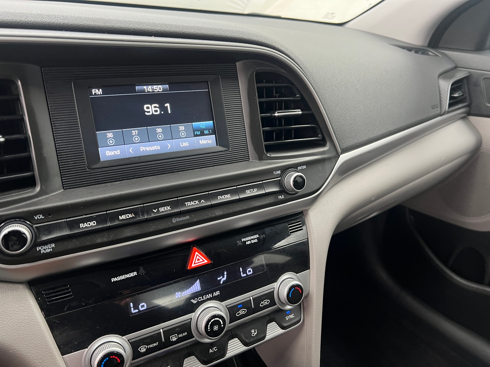 Thumbnail: 2020 Hyundai Elantra - 4