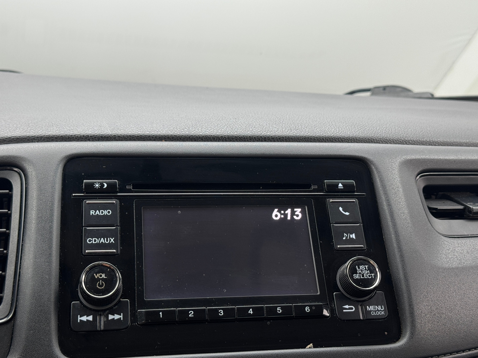 Thumbnail: 2016 Honda HR-V - 4