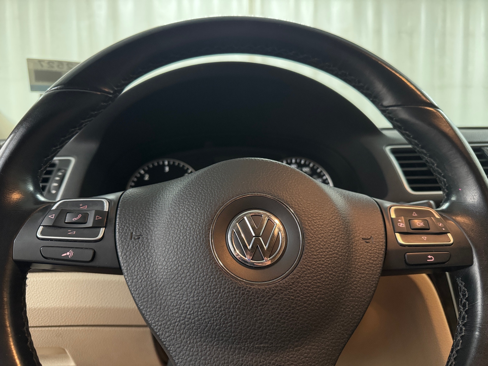 Thumbnail: 2014 Volkswagen Passat - 4