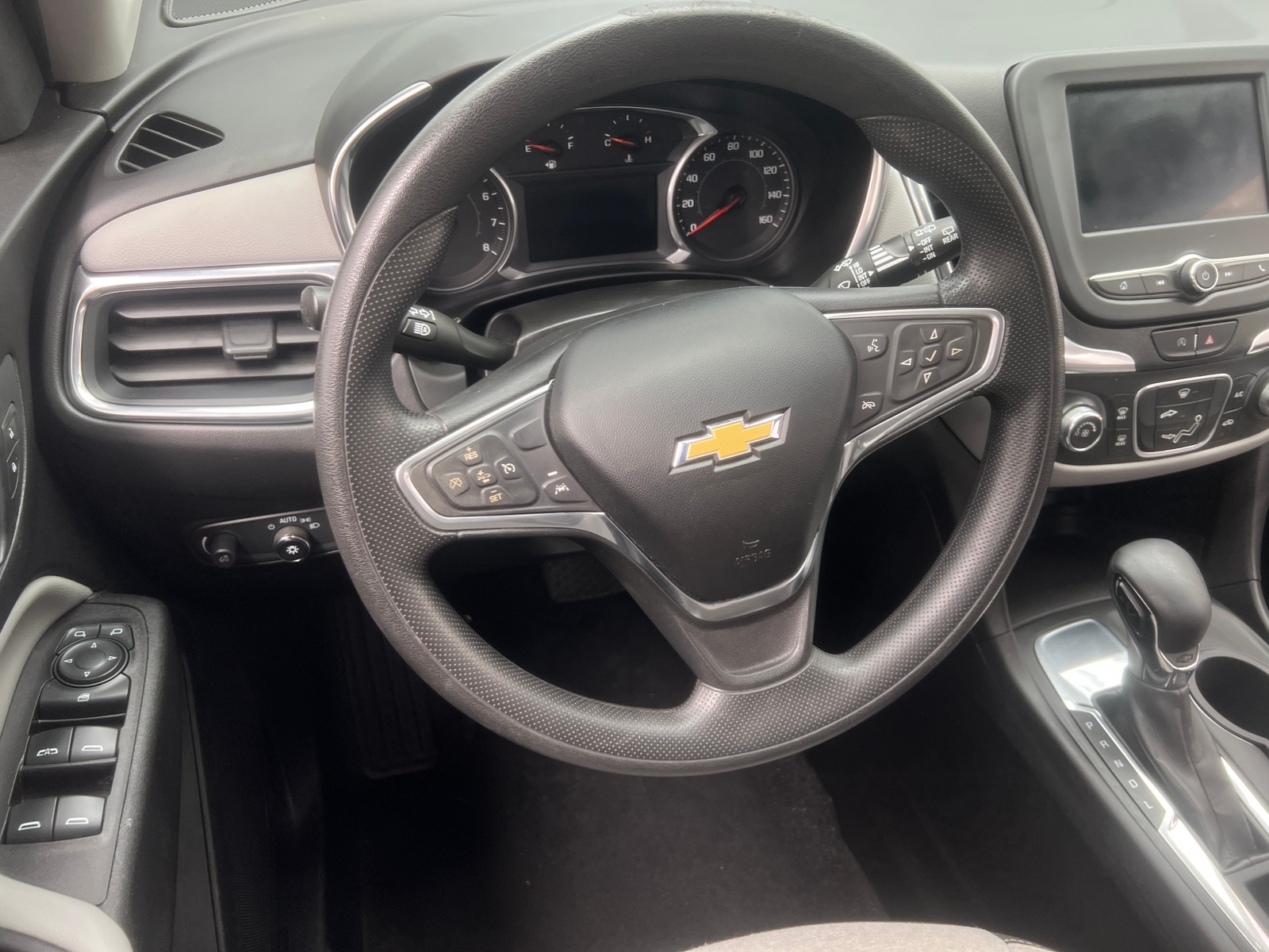 Thumbnail: 2022 Chevrolet Equinox - 5