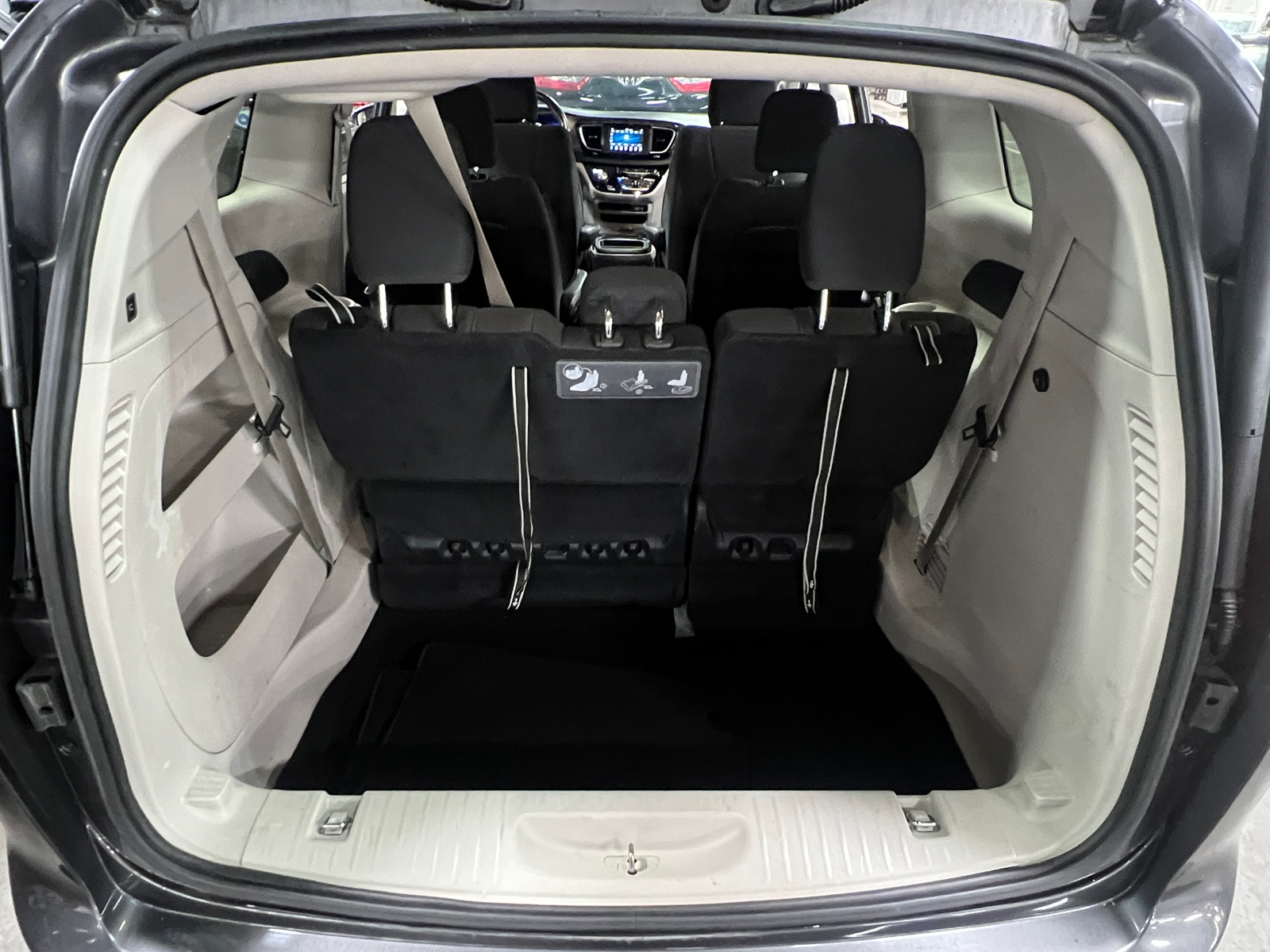 Thumbnail: 2019 Chrysler Pacifica - 7