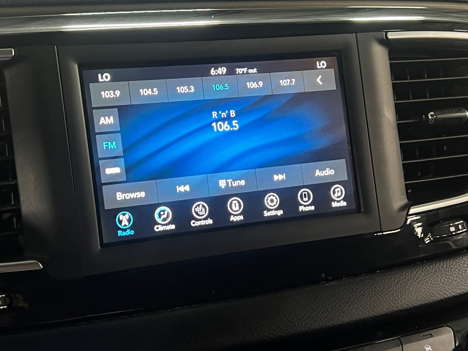 Thumbnail: 2019 Chrysler Pacifica - 4