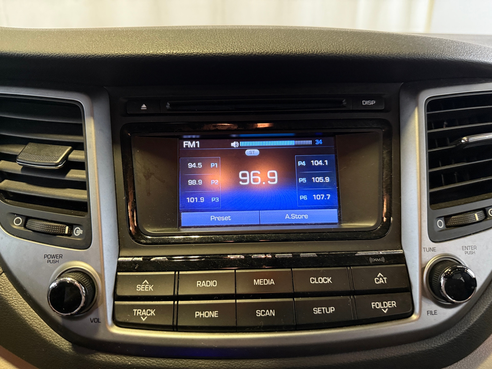 Thumbnail: 2016 Hyundai Tucson - 4
