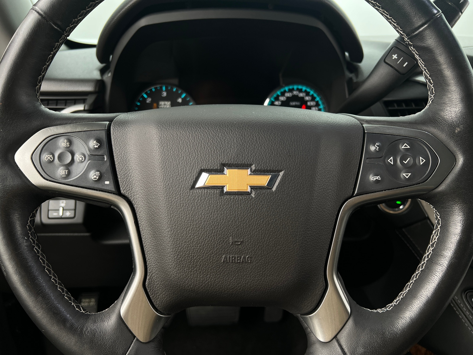 Thumbnail: 2018 Chevrolet Tahoe - 4