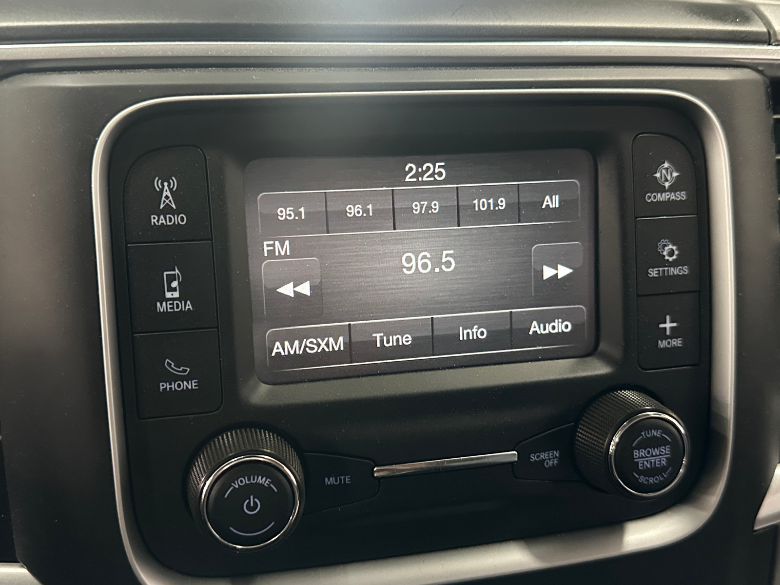 Thumbnail: 2024 RAM 1500 Classic - 4